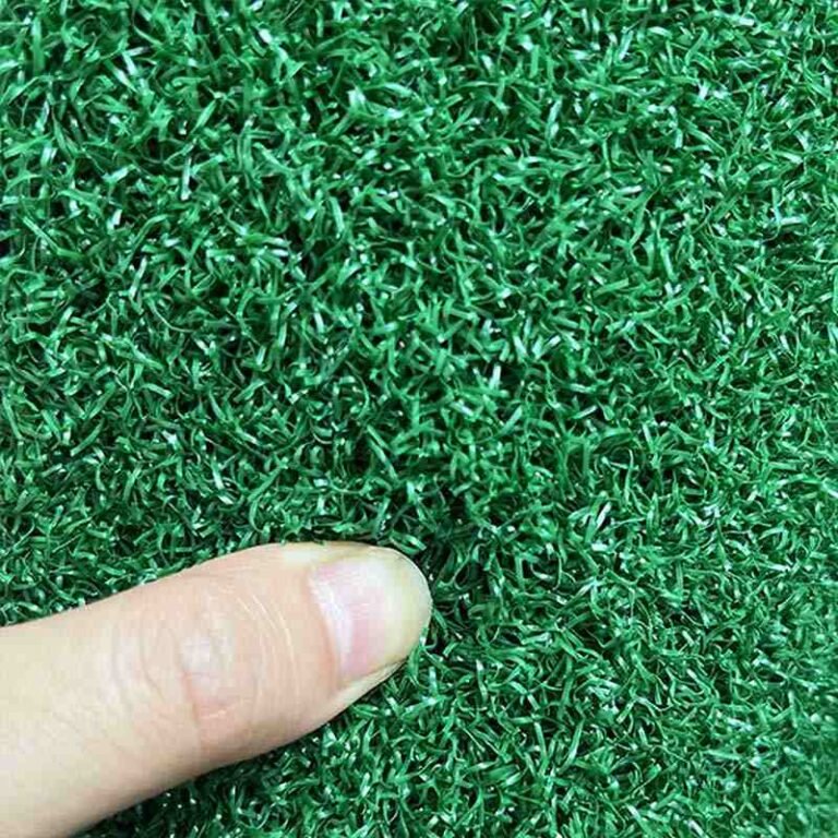 synthetic-putting-green